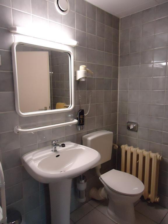 Hotel Kubrat Am Checkpoint Charlie Berlim